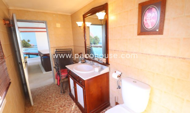 Resale - Villa -
Purias