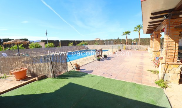 Resale - Villa -
Purias