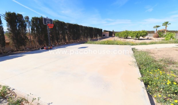 Resale - Villa -
Purias