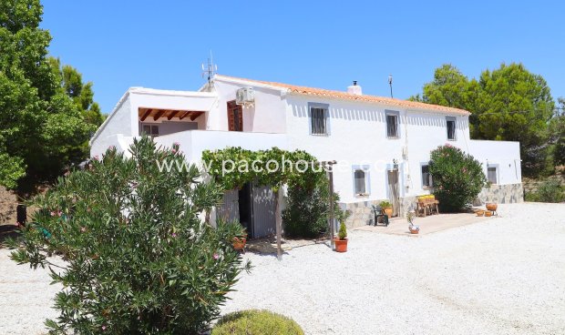 Resale - Cortijo -
Velez-Rubio