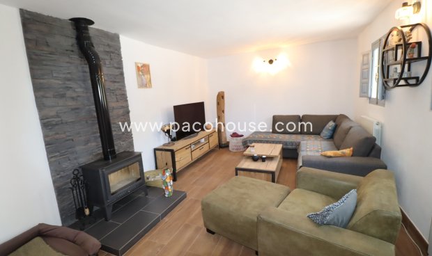 Resale - Cortijo -
Velez-Rubio