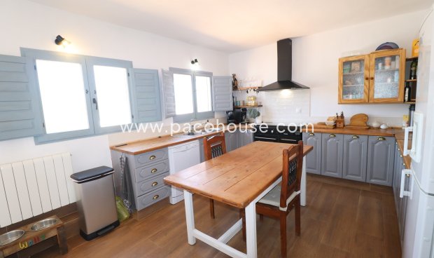 Resale - Cortijo -
Velez-Rubio