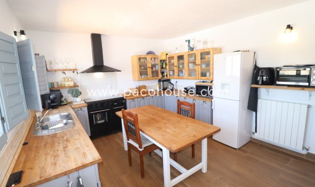 Resale - Cortijo -
Velez-Rubio