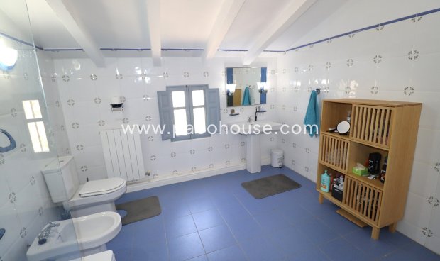 Resale - Cortijo -
Velez-Rubio