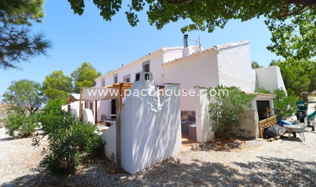 Resale - Cortijo -
Velez-Rubio