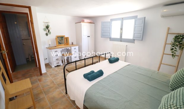 Resale - Cortijo -
Velez-Rubio