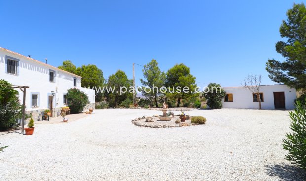 Resale - Cortijo -
Velez-Rubio