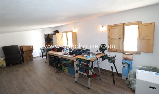 Resale - Cortijo -
Velez-Rubio