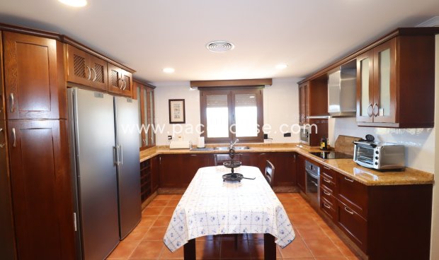 Resale - Villa -
Almendricos