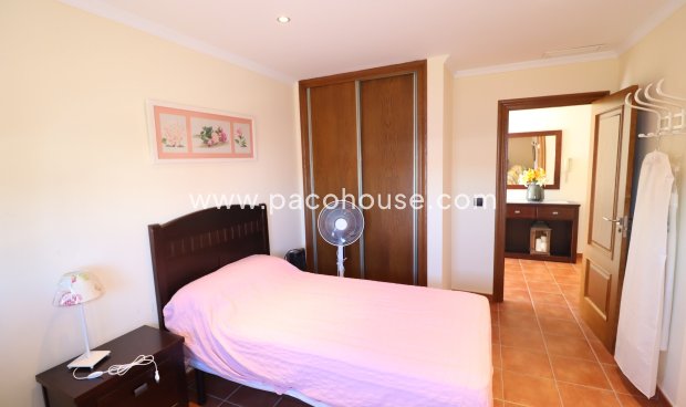 Resale - Villa -
Almendricos