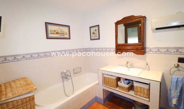 Resale - Villa -
Almendricos