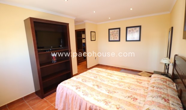 Resale - Villa -
Almendricos