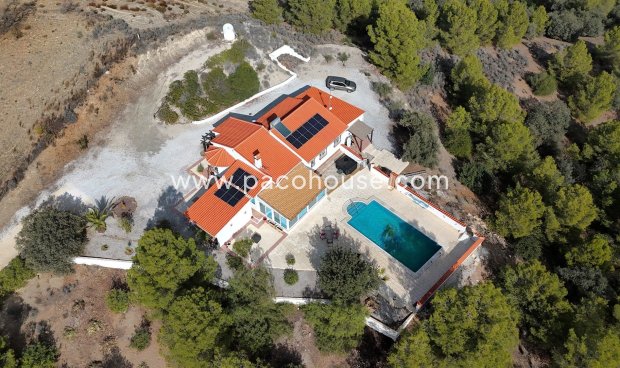 Resale - Villa -
Zarzalico