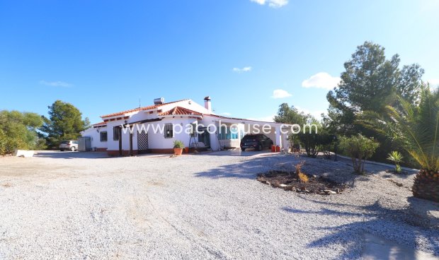 Resale - Villa -
Zarzalico