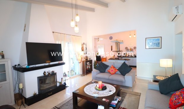 Resale - Villa -
Zarzalico