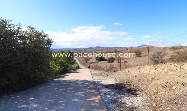 Resale - Villa -
Zarzalico